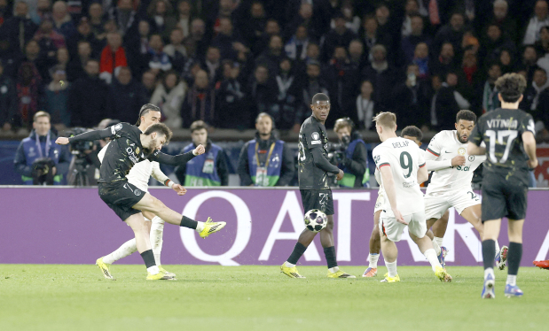 Valverde puts Real in control